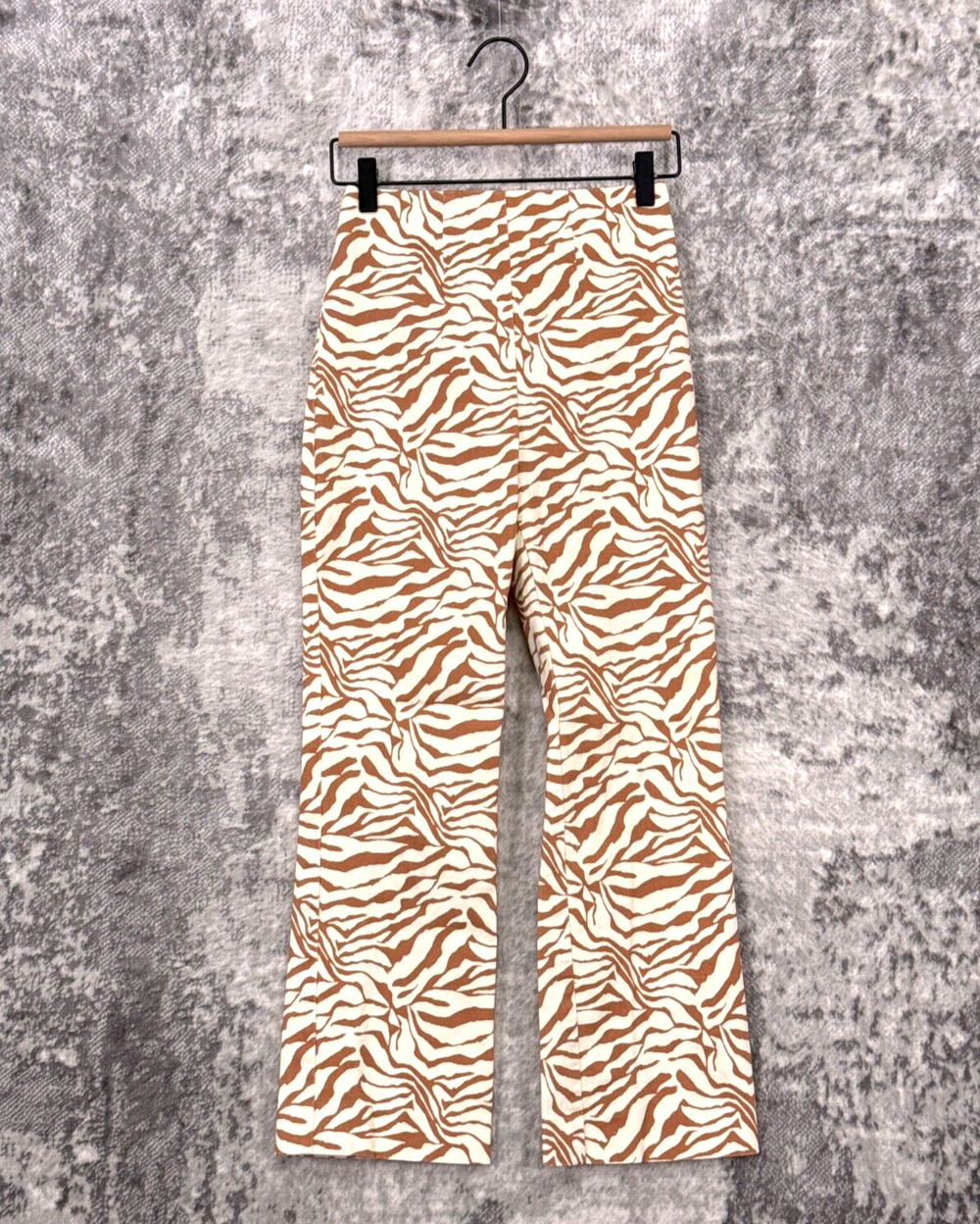 Aritzia Pants 0 Womens Wilfred Flare Crop Retro Animal Print Back Zip